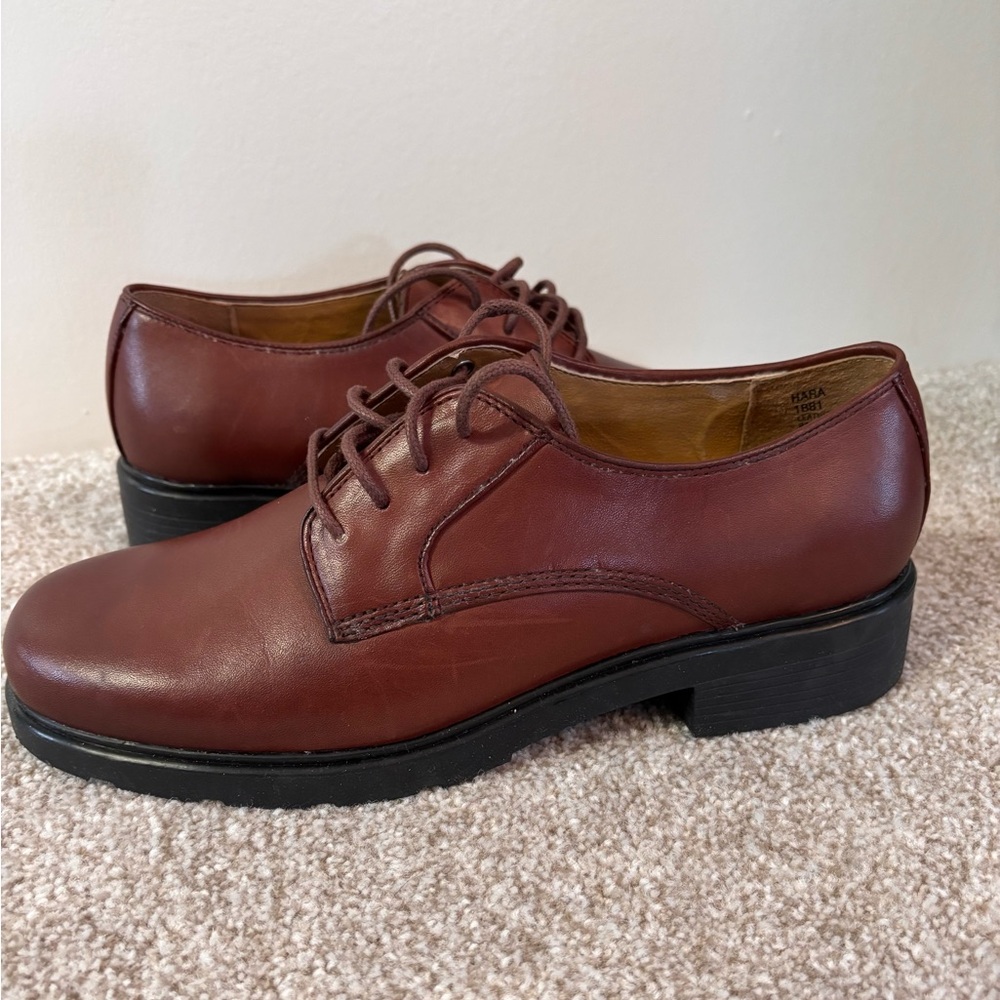 BASS Men's Brown Leather Oxfords "Hara" Size 9.5 M New With Minor Defect
